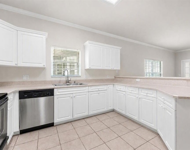 1125 Nw 120th Way - Photo Thumbnail 8