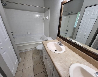 4335 Nw 48th Street - Photo Thumbnail 30