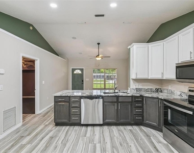 1711 Charleston Lane - Photo Thumbnail 7