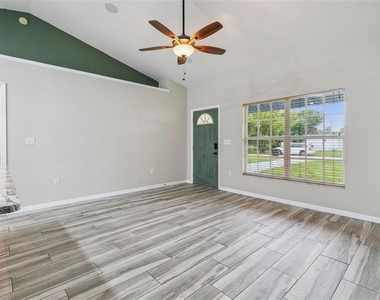 1711 Charleston Lane - Photo Thumbnail 4