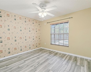 1711 Charleston Lane - Photo Thumbnail 15