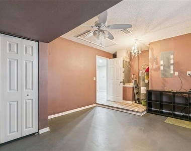 1711 Charleston Lane - Photo Thumbnail 17