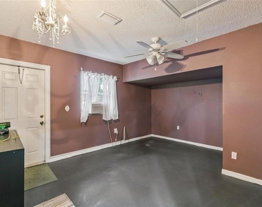 1711 Charleston Lane - Photo Thumbnail 16