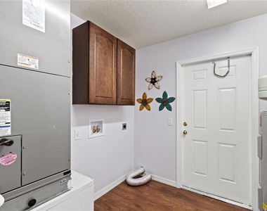 206 E Catawba - Photo Thumbnail 10