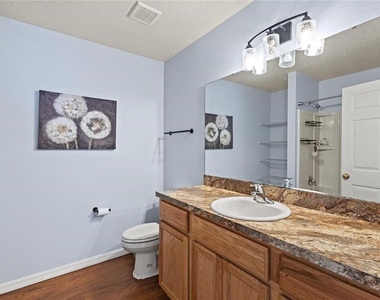 206 E Catawba - Photo Thumbnail 3