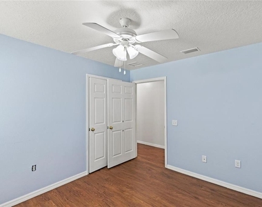 206 E Catawba - Photo Thumbnail 4