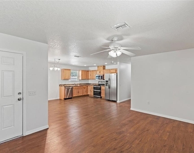 206 E Catawba - Photo Thumbnail 14
