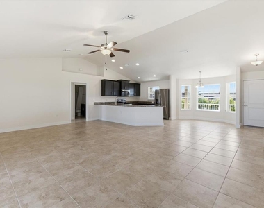 191 W Pine Valley Lane - Photo Thumbnail 7