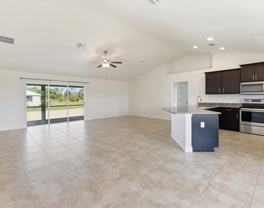 191 W Pine Valley Lane - Photo Thumbnail 6