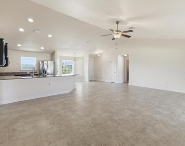 191 W Pine Valley Lane - Photo Thumbnail 8