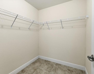 191 W Pine Valley Lane - Photo Thumbnail 16