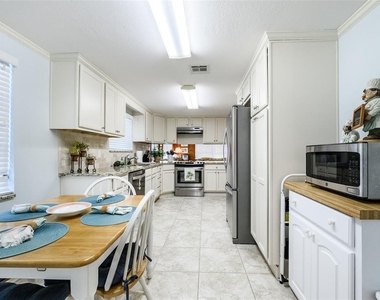 330 Harvey Street - Photo Thumbnail 14