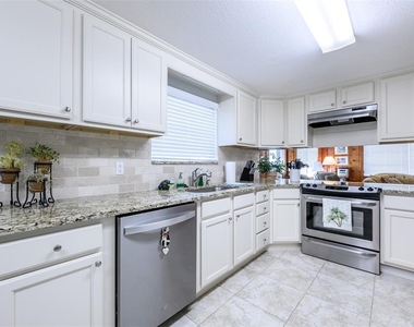 330 Harvey Street - Photo Thumbnail 16