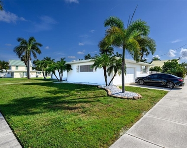 330 Harvey Street - Photo Thumbnail 2