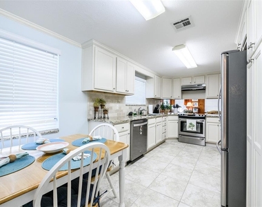 330 Harvey Street - Photo Thumbnail 15