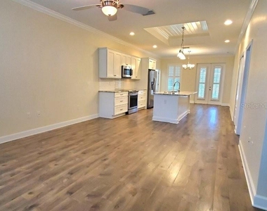 431 W Mckenzie Street - Photo Thumbnail 4