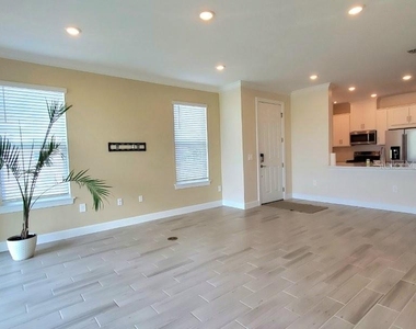 16087 Ivy Ridge Court - Photo Thumbnail 19
