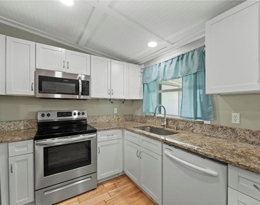 4220 Deltona Drive - Photo Thumbnail 12