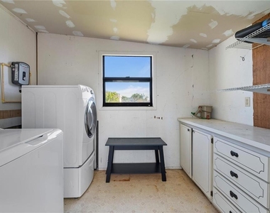 4220 Deltona Drive - Photo Thumbnail 25