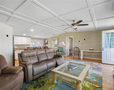 4220 Deltona Drive - Photo Thumbnail 5
