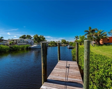 4220 Deltona Drive - Photo Thumbnail 30