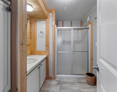 4220 Deltona Drive - Photo Thumbnail 16