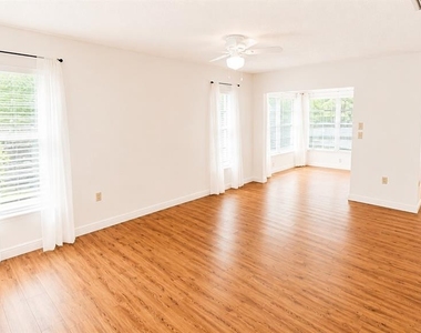 1624 Whitehead Drive - Photo Thumbnail 8