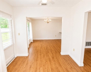 1624 Whitehead Drive - Photo Thumbnail 6