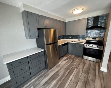 2566 Gary Circle - Photo Thumbnail 5