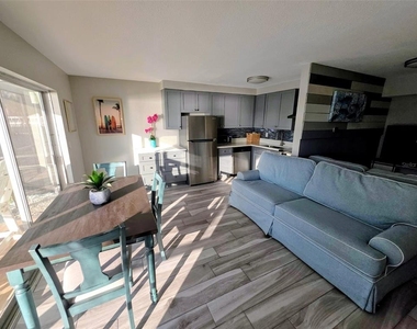 2566 Gary Circle - Photo Thumbnail 7