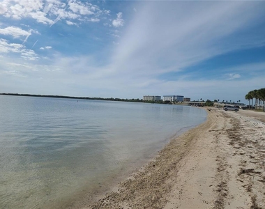 2566 Gary Circle - Photo Thumbnail 14
