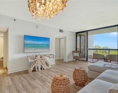 1930 Harbourside Drive - Photo Thumbnail 4