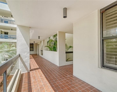 1930 Harbourside Drive - Photo Thumbnail 3