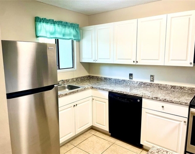 6033 34th Street W - Photo Thumbnail 6