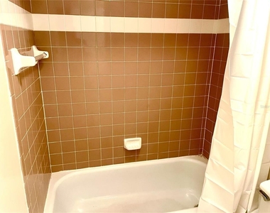 6033 34th Street W - Photo Thumbnail 11