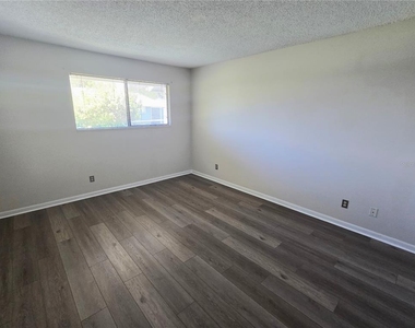 6033 34th Street W - Photo Thumbnail 8
