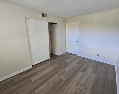 6033 34th Street W - Photo Thumbnail 13