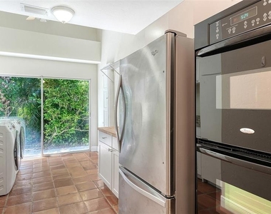 4935 Riverwood Avenue - Photo Thumbnail 32