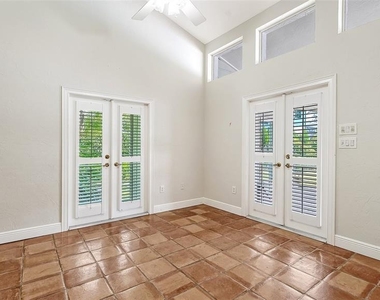4935 Riverwood Avenue - Photo Thumbnail 38