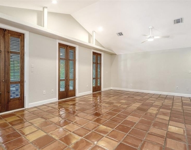 4935 Riverwood Avenue - Photo Thumbnail 22