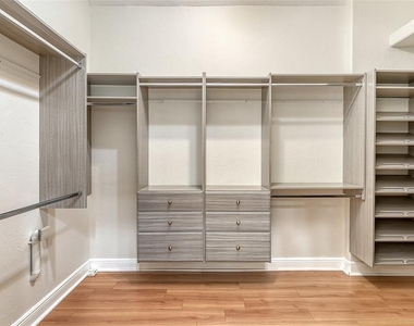 4935 Riverwood Avenue - Photo Thumbnail 30