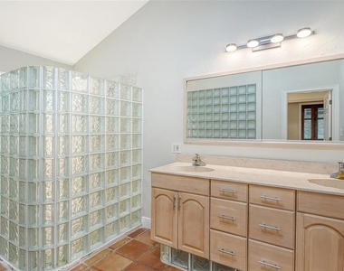 4935 Riverwood Avenue - Photo Thumbnail 26