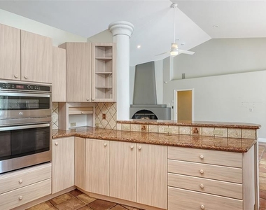 4935 Riverwood Avenue - Photo Thumbnail 17