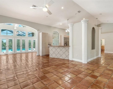 4935 Riverwood Avenue - Photo Thumbnail 10