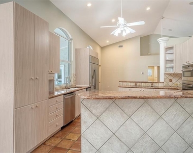 4935 Riverwood Avenue - Photo Thumbnail 15