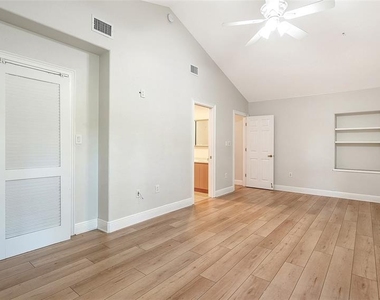 4935 Riverwood Avenue - Photo Thumbnail 35