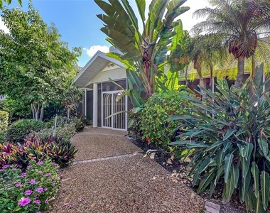 4935 Riverwood Avenue - Photo Thumbnail 7