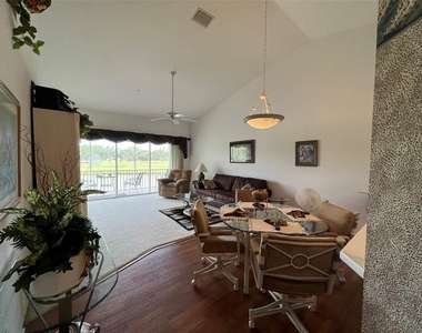 6632 Pineview Terrace - Photo Thumbnail 4