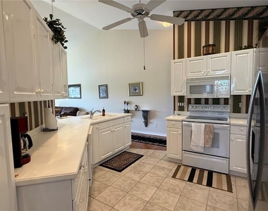 6632 Pineview Terrace - Photo Thumbnail 7