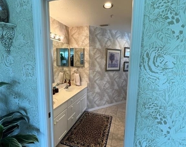 6632 Pineview Terrace - Photo Thumbnail 11